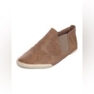 Frye Melanie tan leather slip on‎ ankle shoes size 9